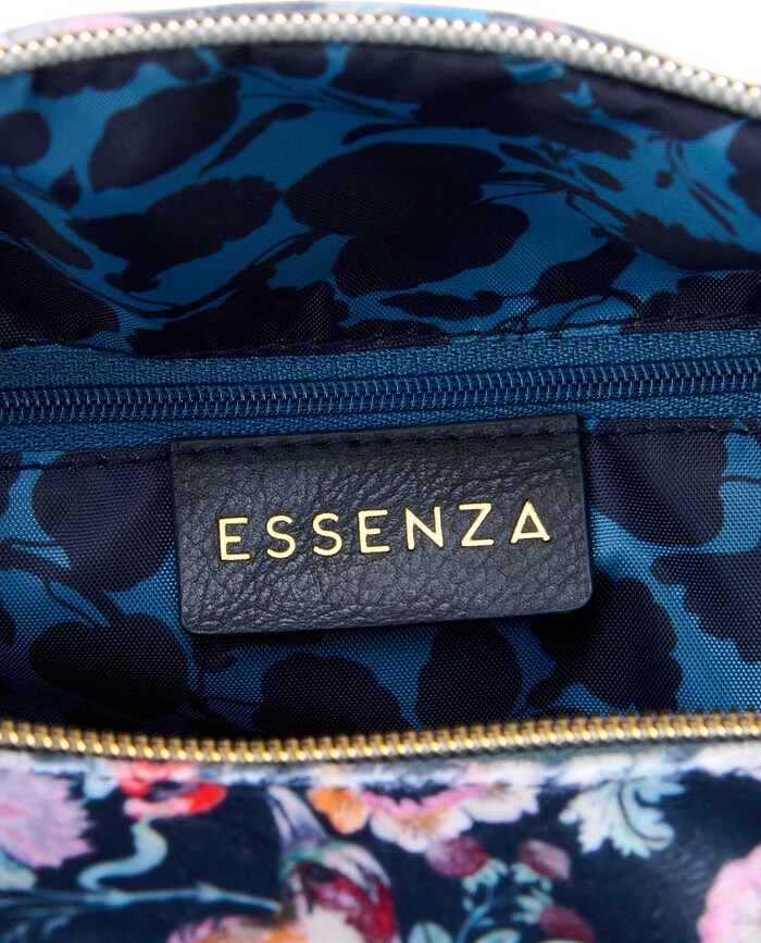 Megan Aleste Νεσεσέρ, πρασινομπλέ