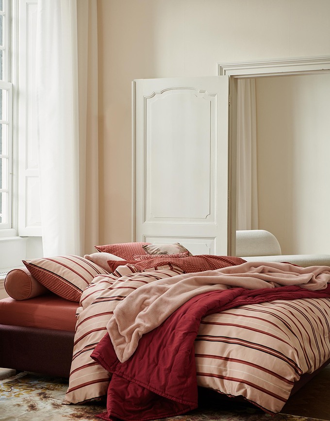 Ruth Couvre-lit 270 x 265 cm, rouge bordeaux