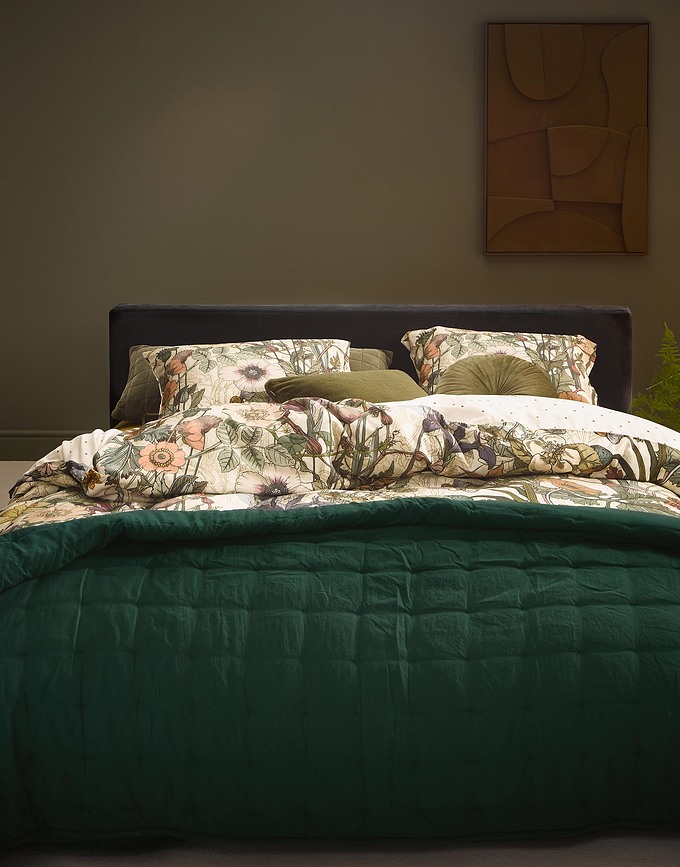 Ruth Pregrinjalo, 270 x 265 cm, temnozeleno