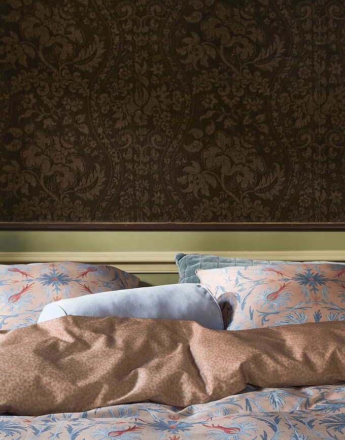 Vicia Posteljnina, 260 x 220 cm, roza, zapiranje s preklopom, z 2 prevlekama za vzglavnik 60 x 70 cm