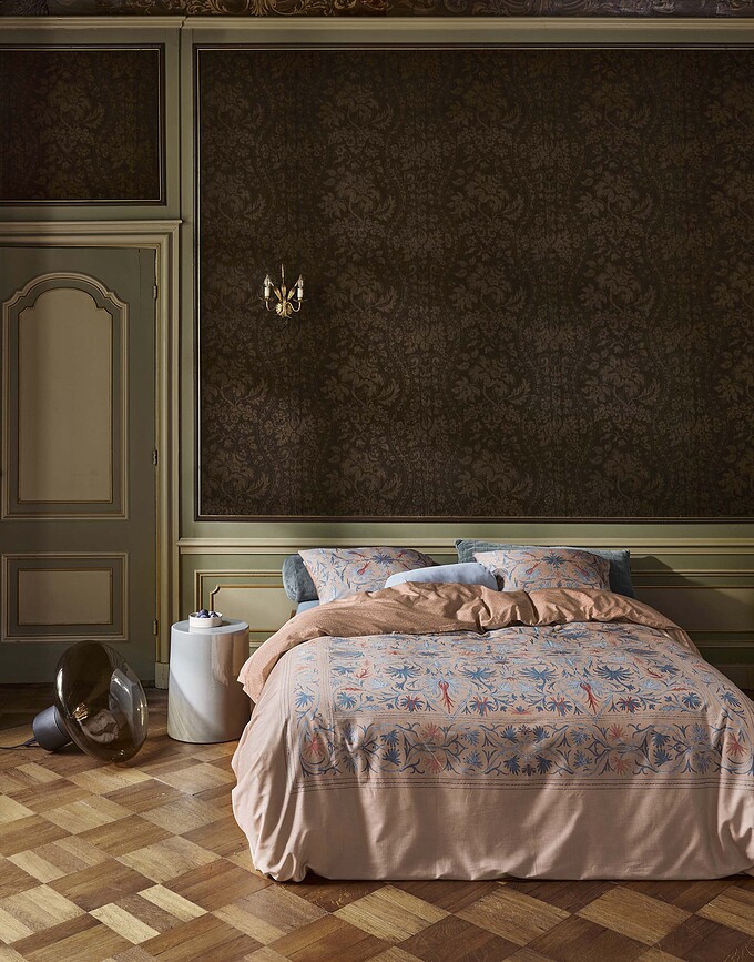 Vicia Posteljnina, 260 x 220 cm, roza, zapiranje s preklopom, z 2 prevlekama za vzglavnik 60 x 70 cm