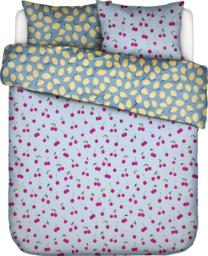 Zesty Cherry Posteljnina, 240 x 220 cm, svetlo modra, z 2 prevlekama za vzglavnik 60 x 70 cm, zapiranje na preklop