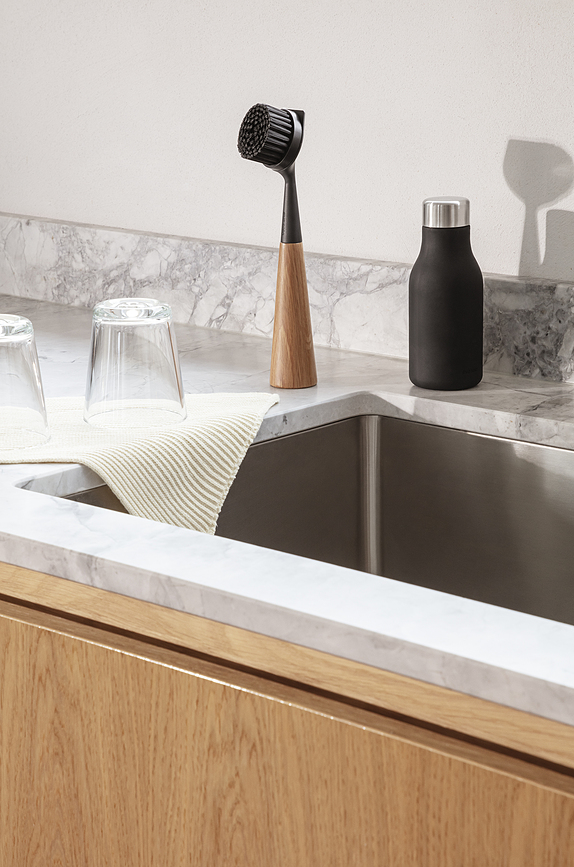 Eva Solo Βούρτσα Πιάτων, δρύινη, μαύρη