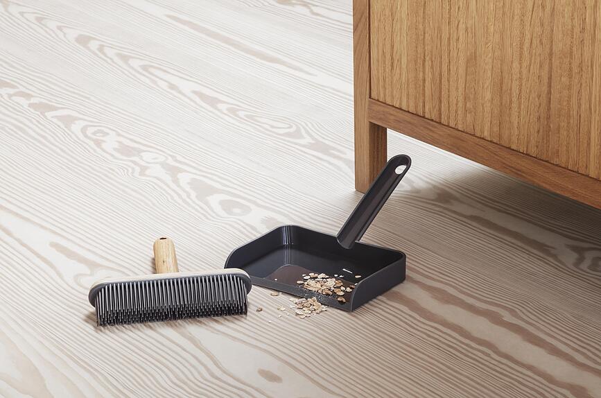 Eva Solo Metlica in smetišnica, silikonska