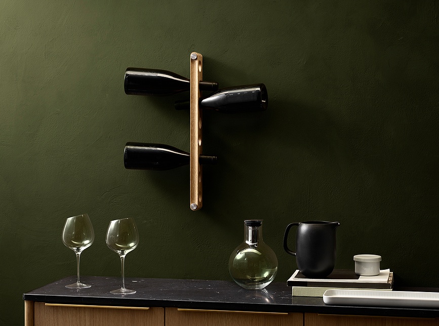 Eva Solo Stojalo za vino stensko, črno