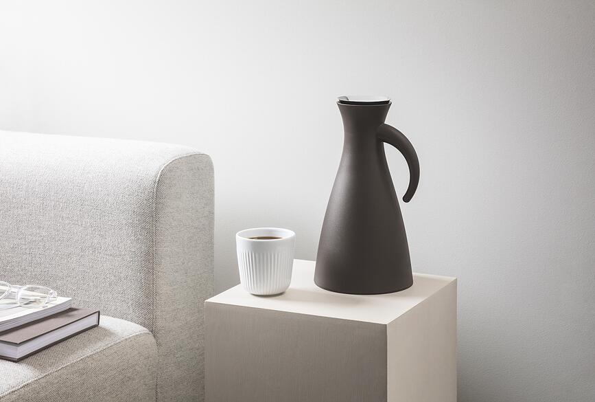 Eva Solo Θερμός με λαβή, μαύρο ματ