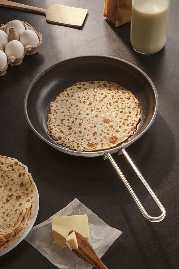 Eva Trio Poêle avec revêtement antiadhésif Slip-Let, 20 cm, en acier inoxydable