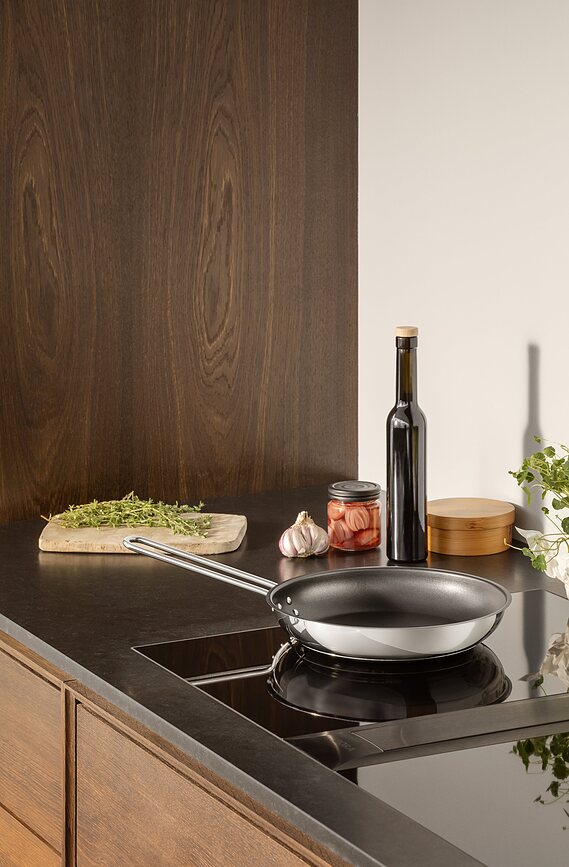 Eva Trio Poêle avec revêtement antiadhésif Slip-Let, 20 cm, en acier inoxydable