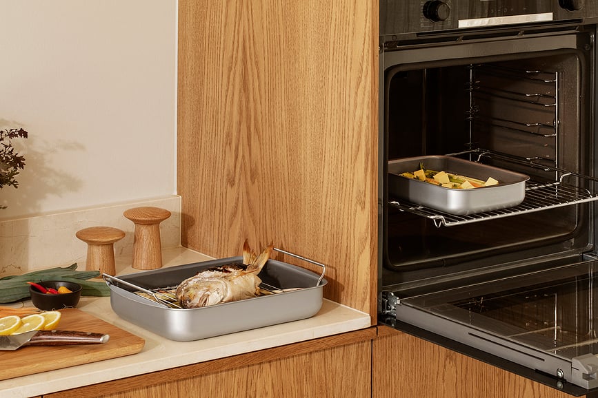 Eva Trio Rôtissoire avec grille, revêtement antiadhésif Slip-Let, 38,2 x 28,5 cm