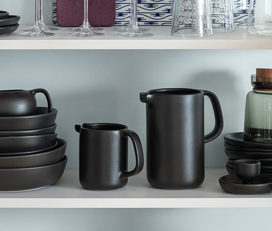 Jarra cilíndrica Nordic Kitchen, 0,5 L, negra