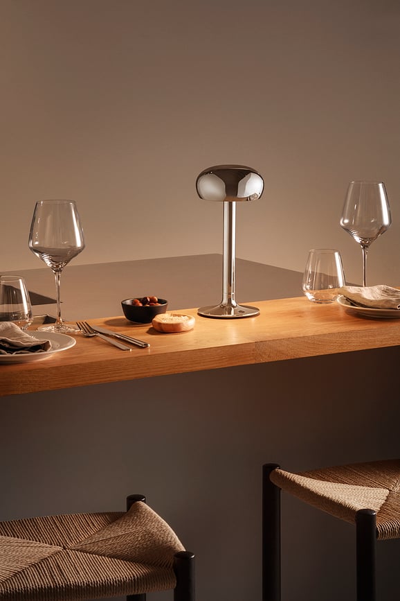 Lámpara inalámbrica Emendo, plateada