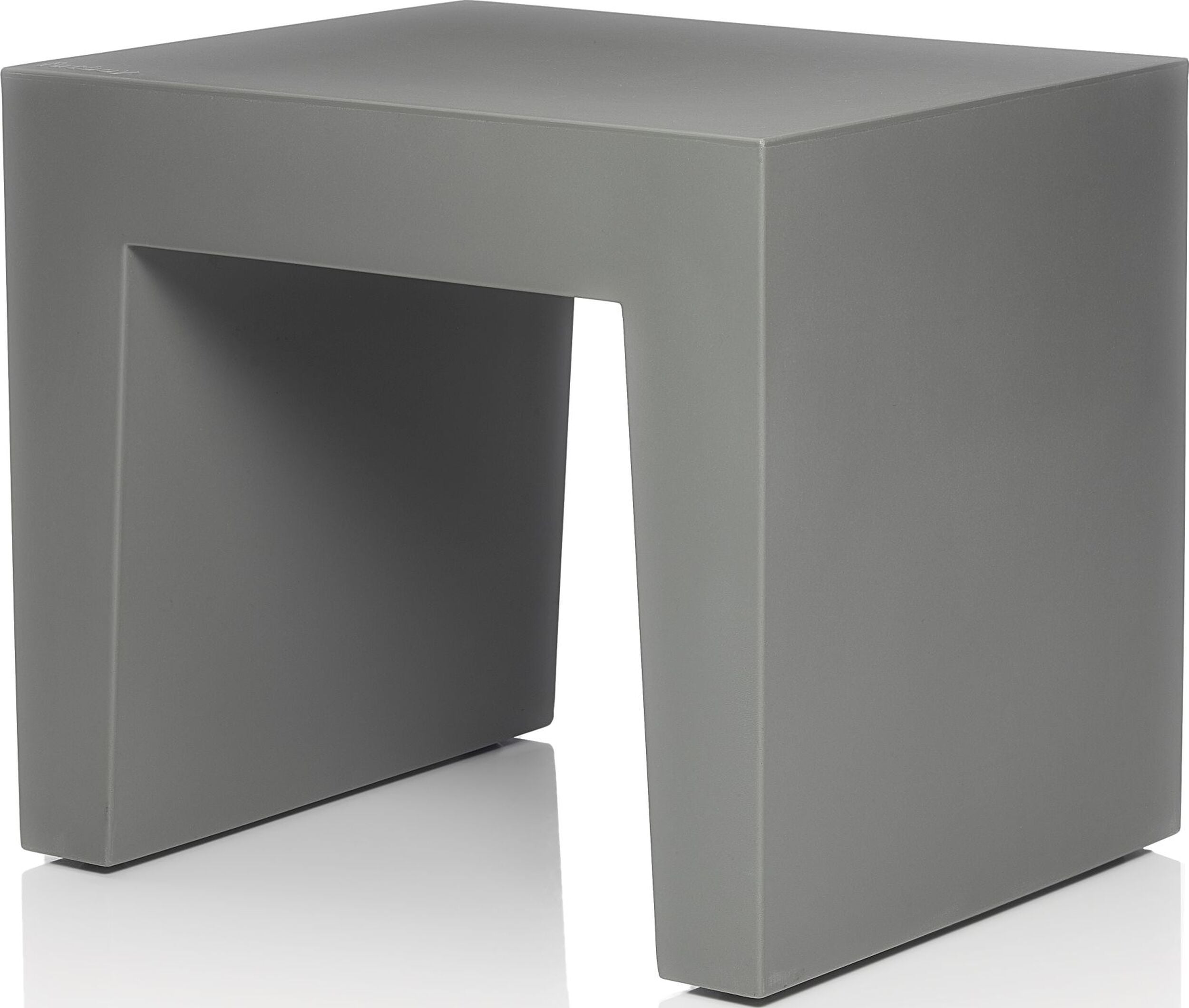 Concrete Seat Hocker grau