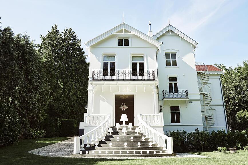 Edison the Grand Namizna svetilka