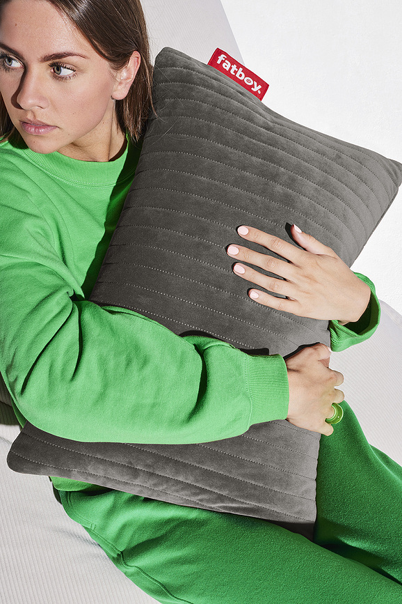 Hotspot Lungo Line Velvet Coussin chauffant, amande