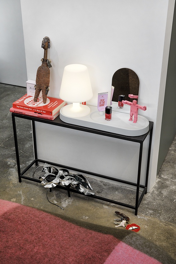 Lámpara de Mesa Edison the Petit, con estante beige