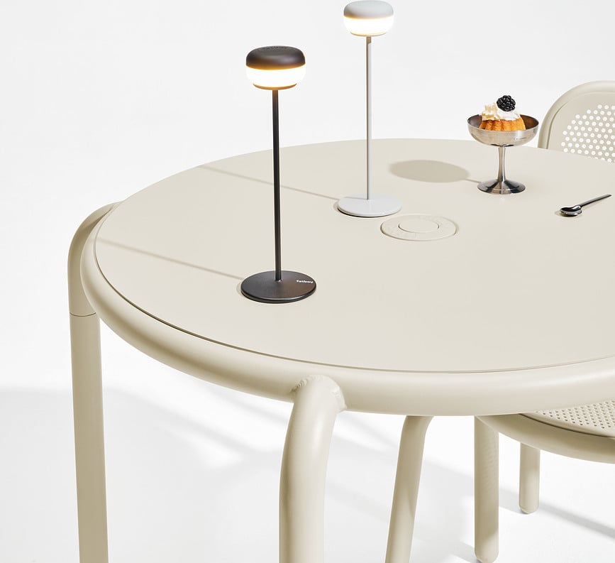 Lámpara de mesa inalámbrica Cheerio, salvia