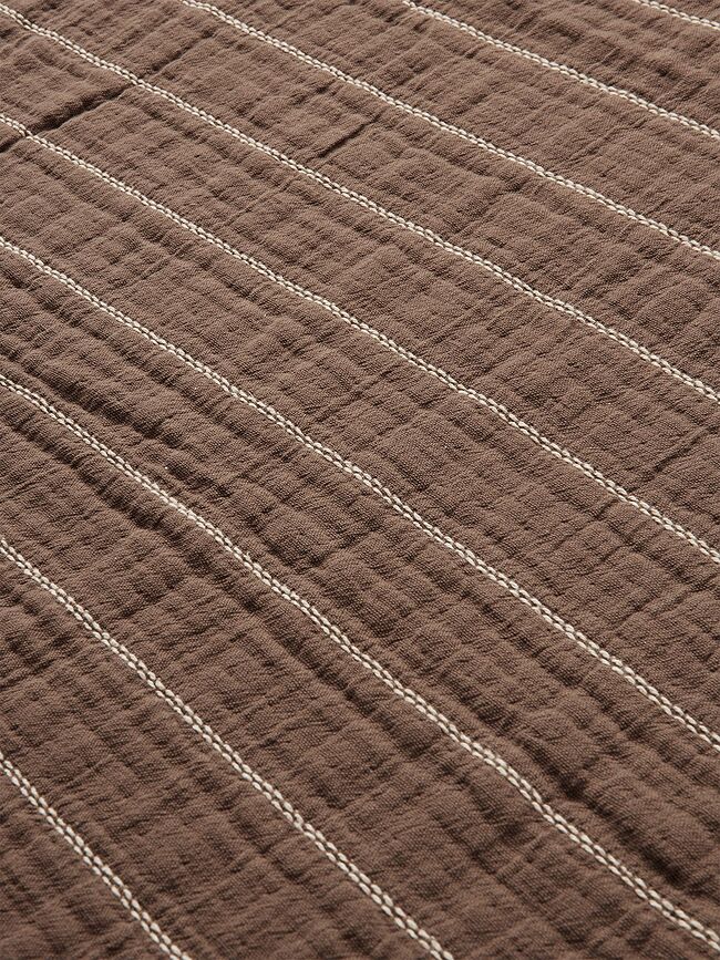 Aires Pregrinjalo, 250 x 240 cm, umazano belo