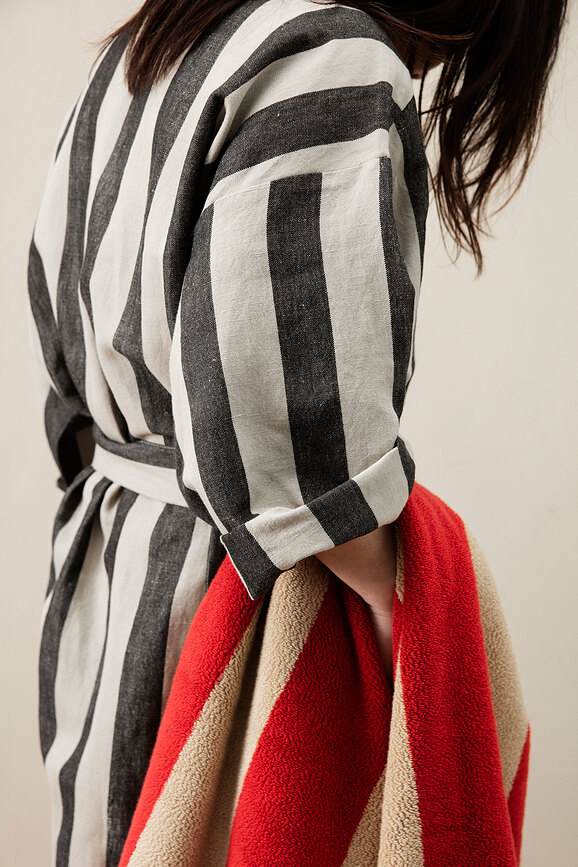 Alee Brisača za roke, 50 x 100 cm, črno-bež