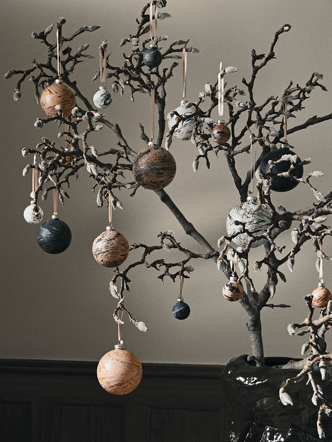 Bolas de Navidad de mármol Ferm Living, Pack de 8 unidades