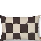 Dekoratyvinė pagalvė Fold su languotais raštais rudos-smėlio spalvos 40 x 60 cm