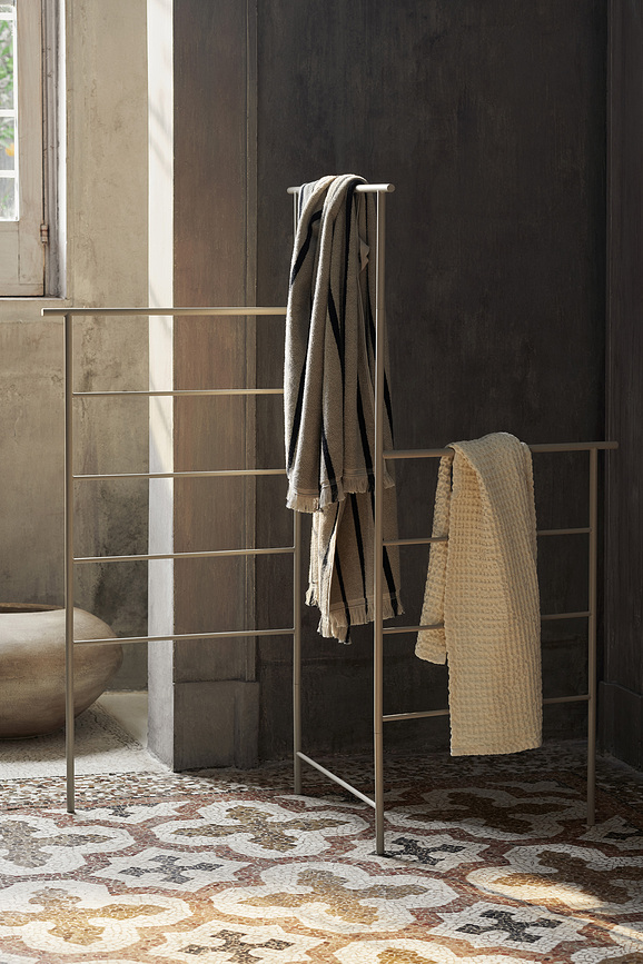 Dora Coat stand sandy