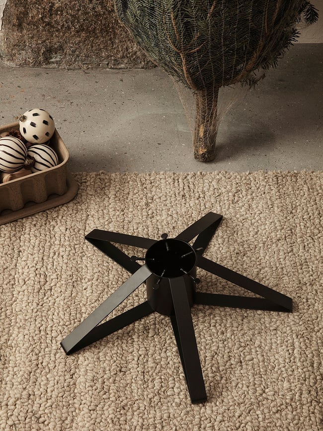 Ferm Living Weihnachtsbaumständer, schwarz