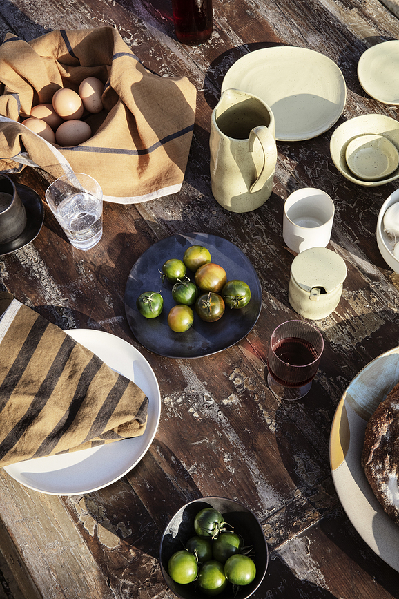 Flow Posodica majhna, črna