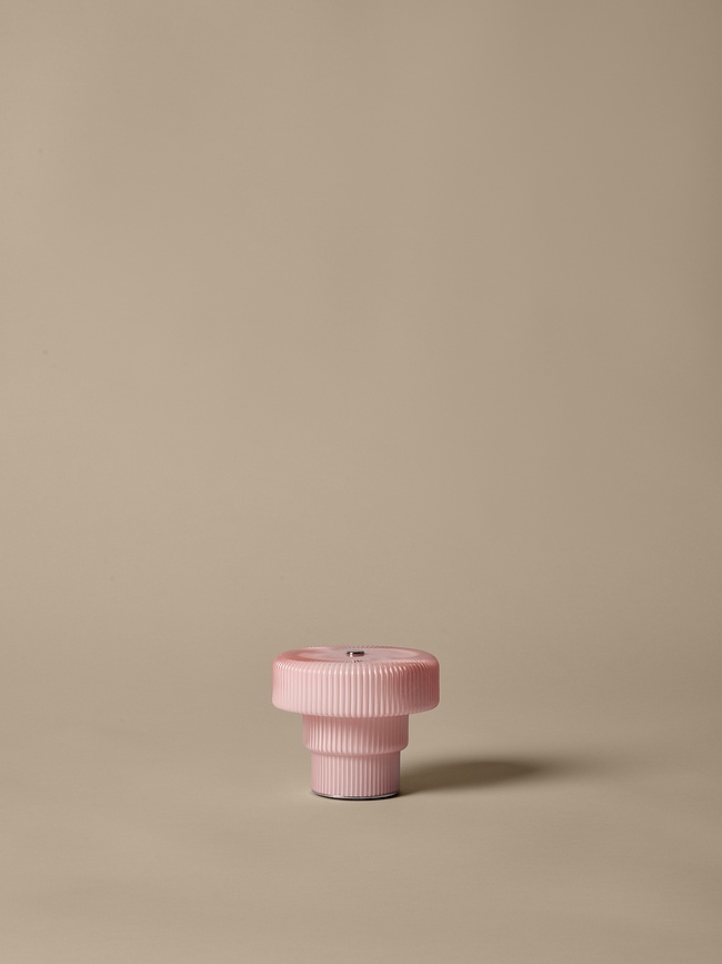 Lámpara de mesa inalámbrica Ripple, rosa claro