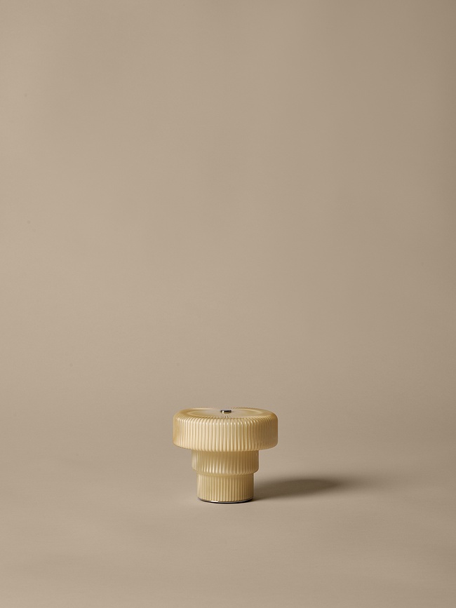 Lámpara de mesa inalámbrica Ripple, rosa claro