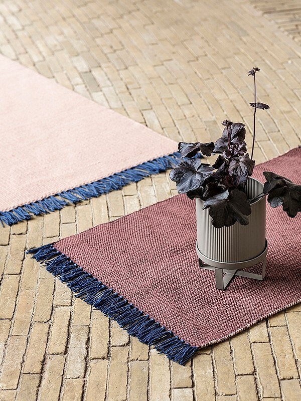 Maceta Bau, pequeña, negra