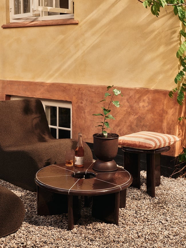 Macetero Hourglass M, color óxido