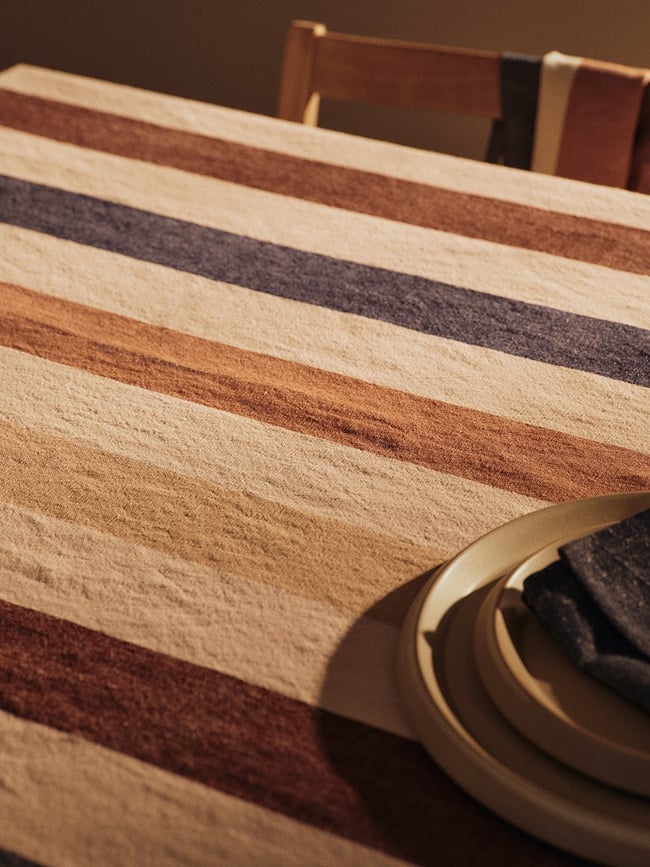 Mantel Hale a rayas 150 x 240 cm, castaño y lima