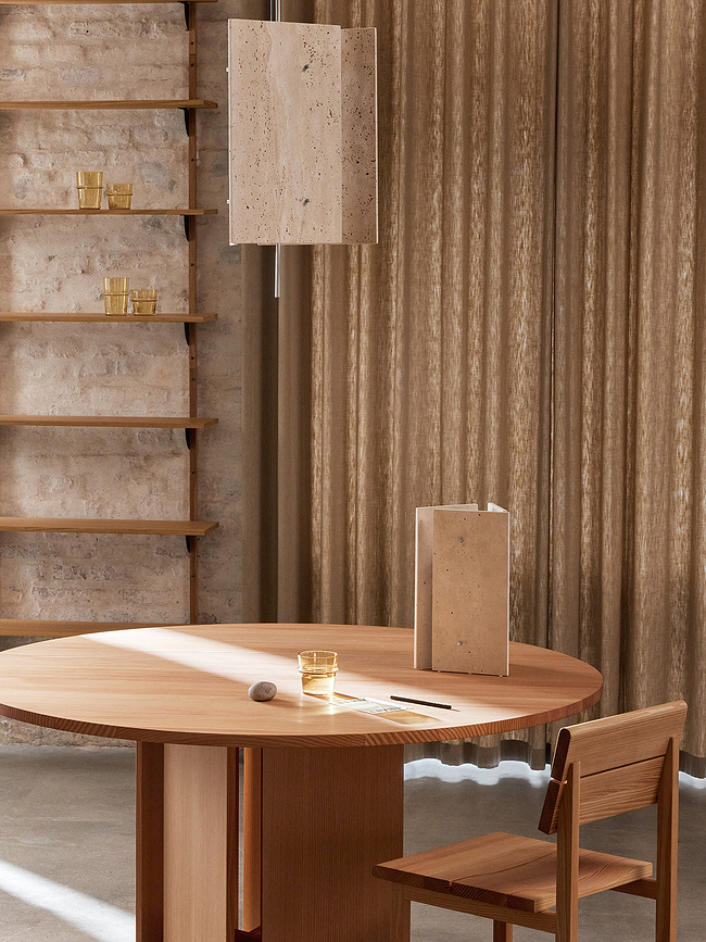 Oeste Suspension, transparente