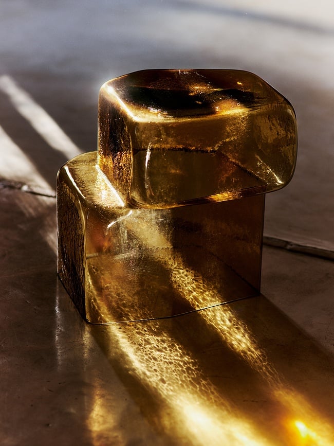 Oscil Skulptura siva