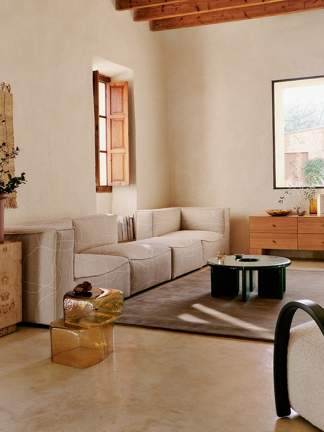 Oscil Skulptura siva