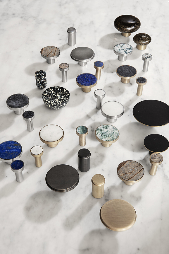 Colgador de latón negro, grande