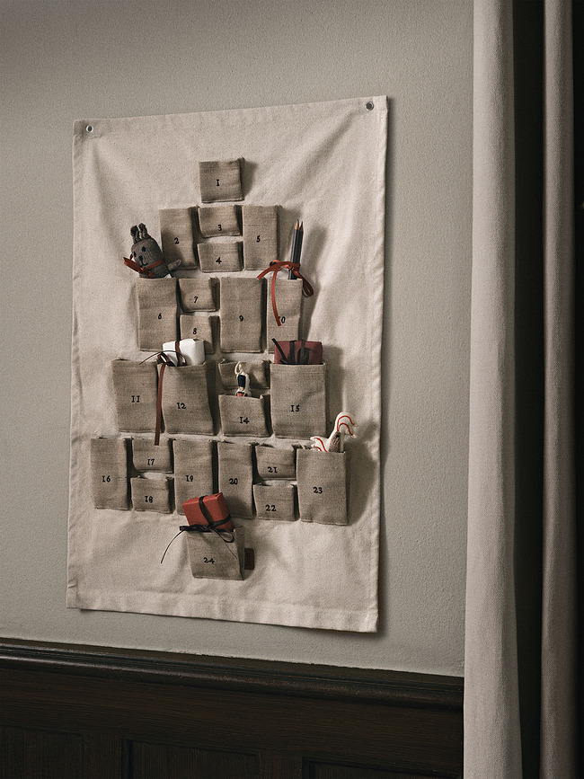 Pine Adventski Kalendar 90 x 125 cm