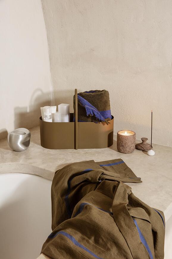 Ura Dišeča Sveča, Burned Sienna