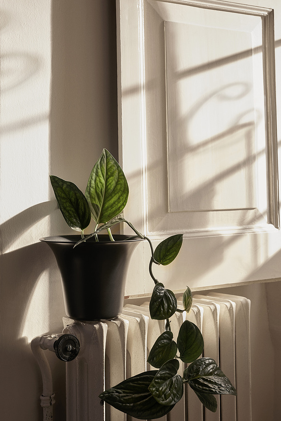 Spun Okrasni lonec, 24 cm, črn