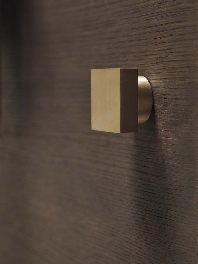 Square Crochet mural, grand, laiton mat