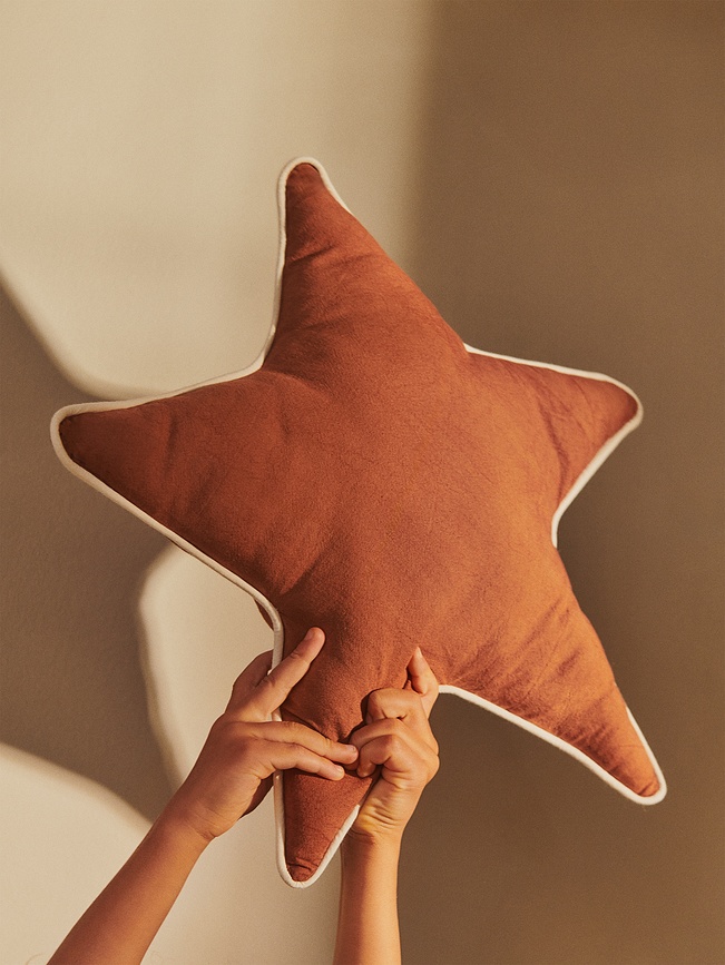 Star Decorative Pillow, light green