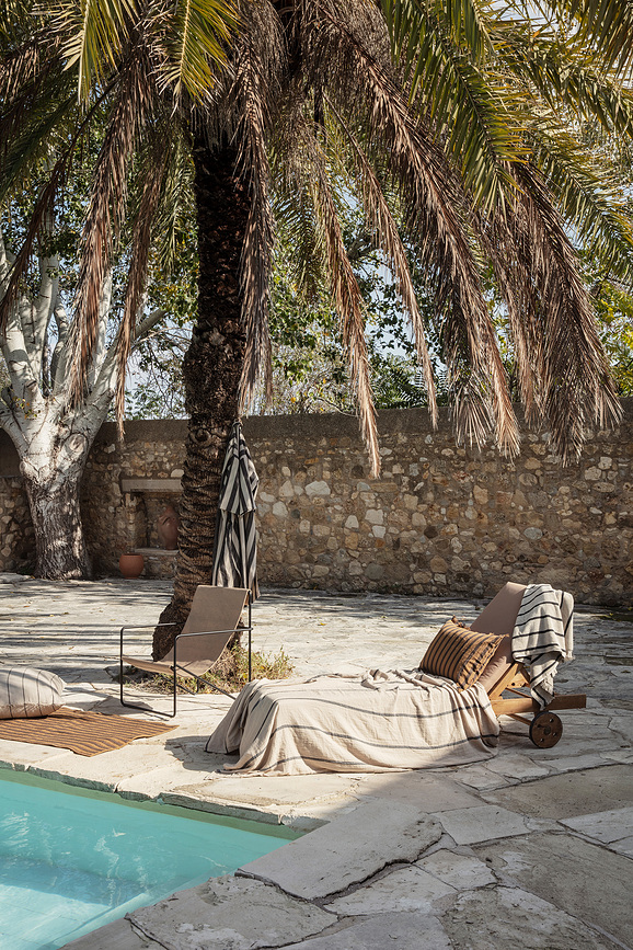 Toalla Alee, 70 x 140 cm, negro y beige