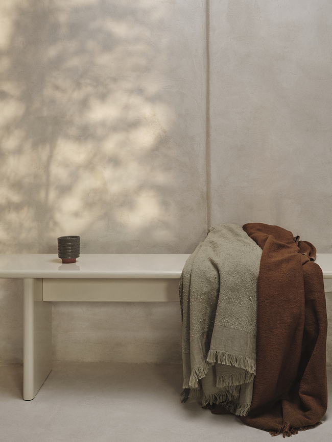 Weaver Pregrinjalo, 120 x 170 cm, umazano belo