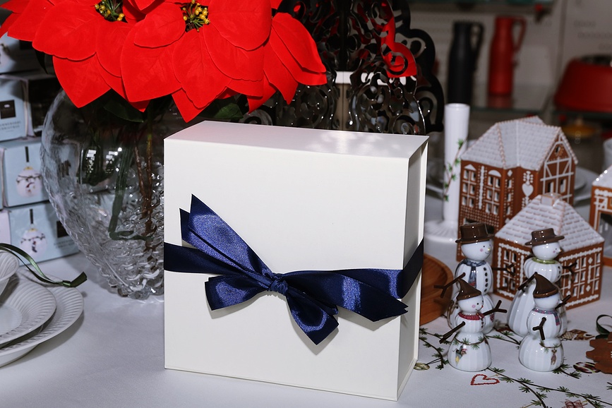 Caja para Regalo magnética Neo M, color marfil