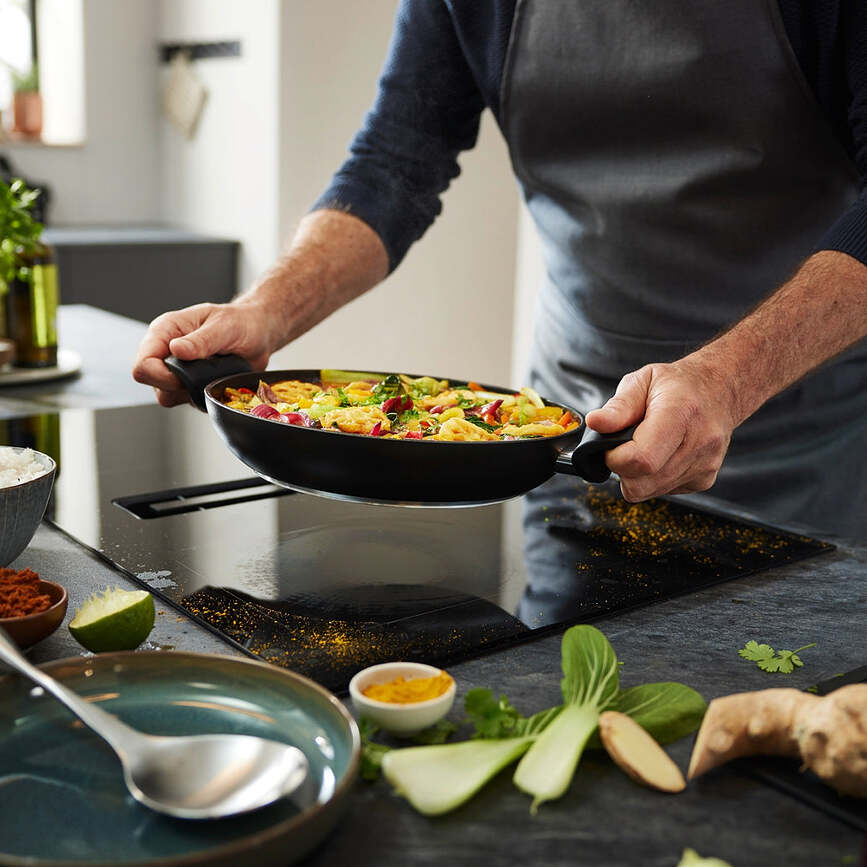 Fissler Essential stekpanna med två handtag 28 cm, svart