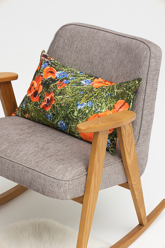 Hayka Coussin, motif coquelicots, garni de cosses de sarrasin, 40 x 40 cm