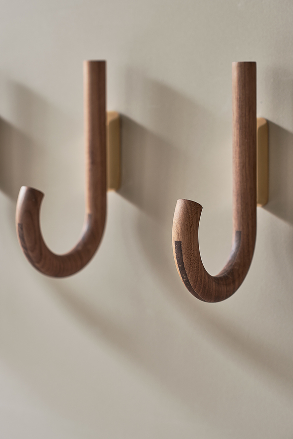 Gejst Stenski kavelj, 19 cm, črn, orehov les