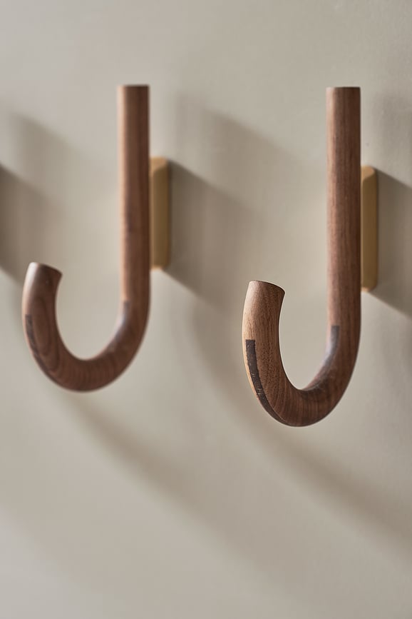 Gancho de pared de madera de nogal Gejst, 19 cm, negro