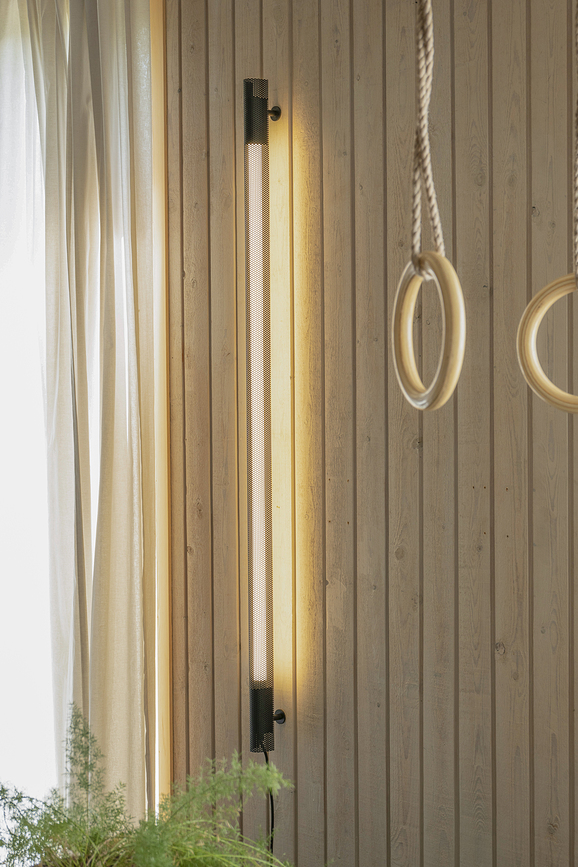 Radent Zidna Svjetiljka s prekidačem 135 cm bijela