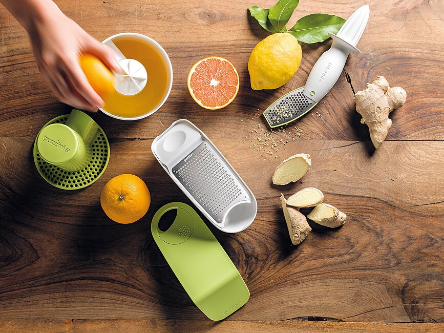 Kitchen Active Design Ožemalnik za citruse s pestom, siv